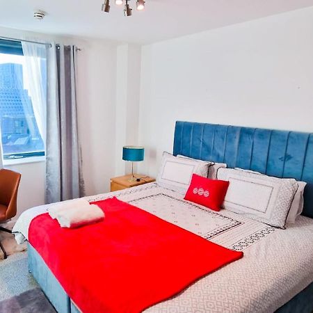 Lovely 2-Bedroom Apartment, Free Parking แมนเชสเตอร์ ภายนอก รูปภาพ