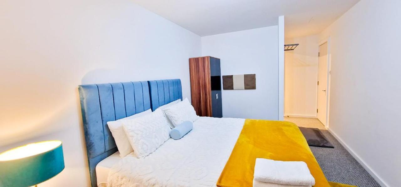 Lovely 2-Bedroom Apartment, Free Parking แมนเชสเตอร์ ภายนอก รูปภาพ