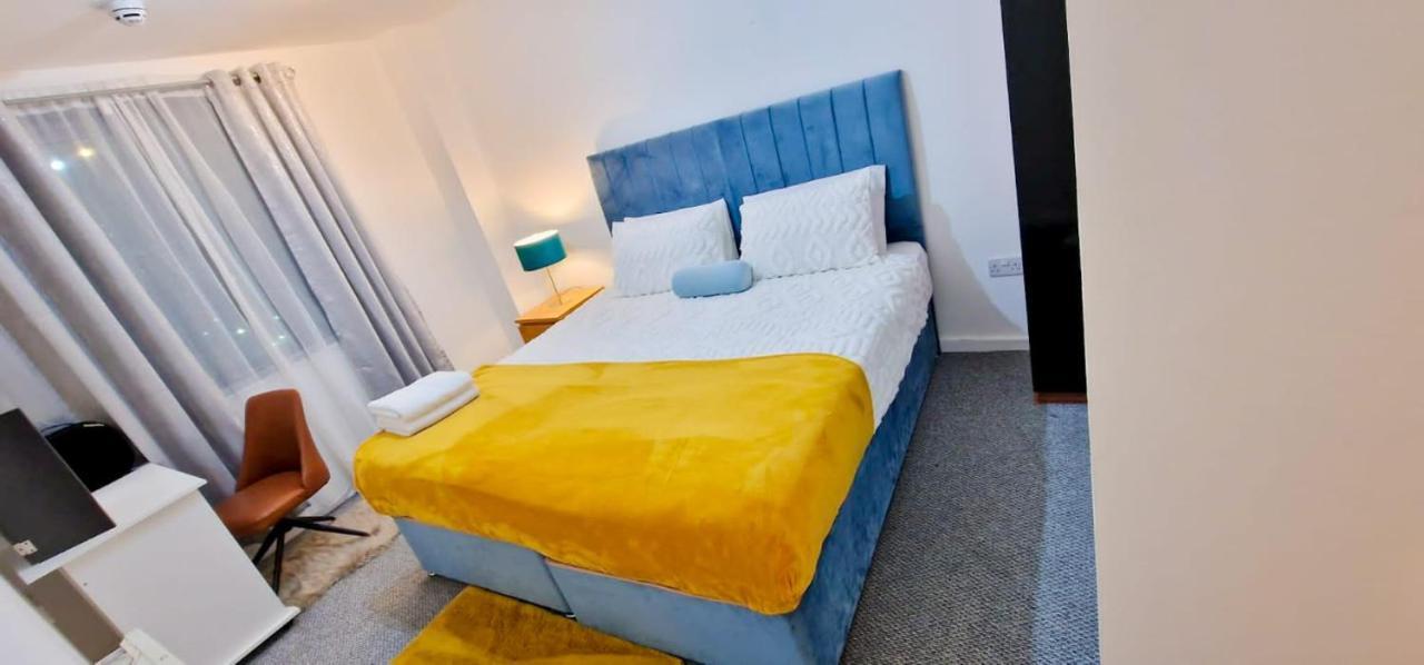 Lovely 2-Bedroom Apartment, Free Parking แมนเชสเตอร์ ภายนอก รูปภาพ
